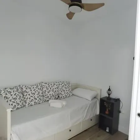 Fantastico Piso Nuevo, Mentidero 公寓