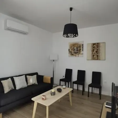 Fantastico Piso Nuevo, Mentidero * Cadiz