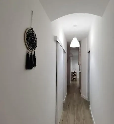 Fantastico Piso Nuevo, Mentidero Διαμέρισμα