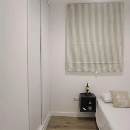 Fantastico Piso Nuevo, Mentidero Appartement