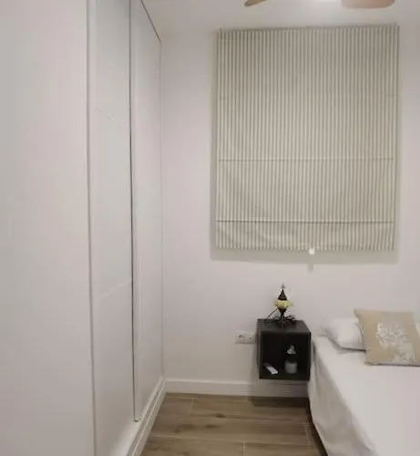 Fantastico Piso Nuevo, Mentidero Appartement