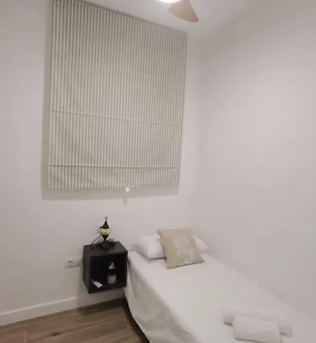 Fantastico Piso Nuevo, Mentidero 아파트 카디스