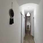 Fantastico Piso Nuevo, Mentidero 아파트