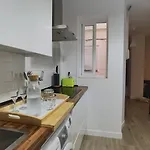 아파트 Fantastico Piso Nuevo, Mentidero
