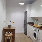 아파트 Fantastico Piso Nuevo, Mentidero