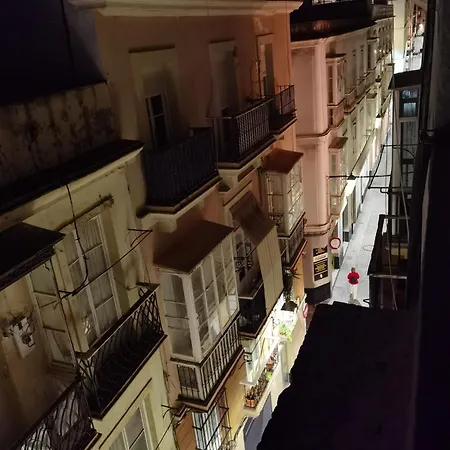 Fantastico Piso Nuevo, Mentidero Apartment *