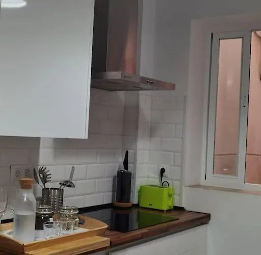 Fantastico Piso Nuevo, Mentidero